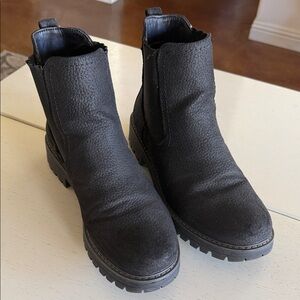 Cliffs by WHITE MOUNTAIN Black Heeled Boots